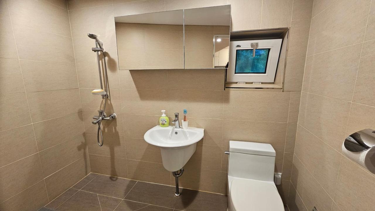 Guesthouse The Kims Сеул Екстер'єр фото